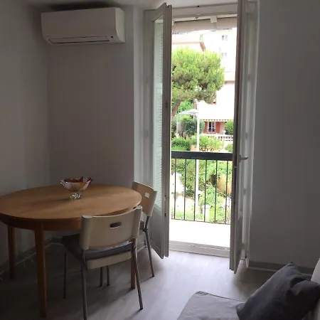 Studio Tout Equipe. Apartment *